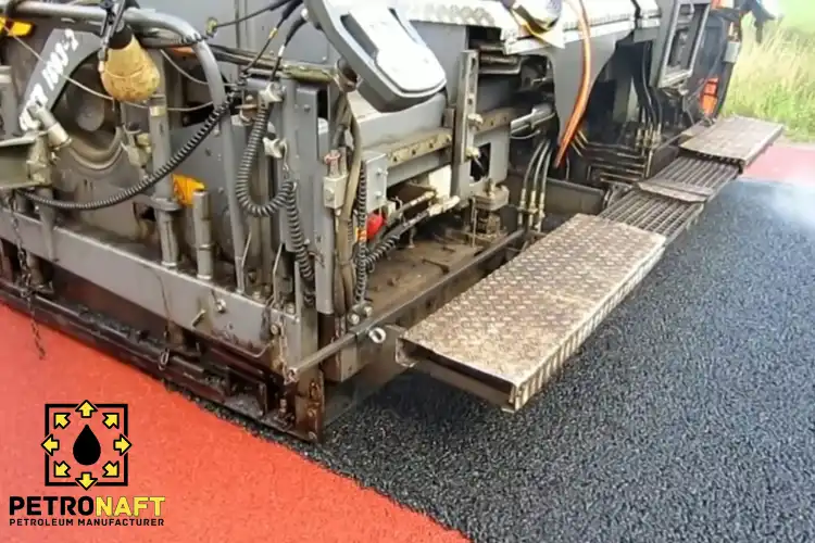 Working bitumen sprayer vehicle, applying High-Quality Bitumen
